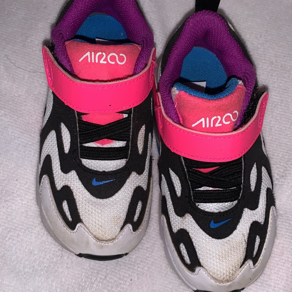 Girls nikes